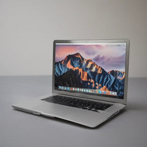 Apple MacBook Air 2017 - 1.8GHz i5, 8GB RAM, 120GB SSD